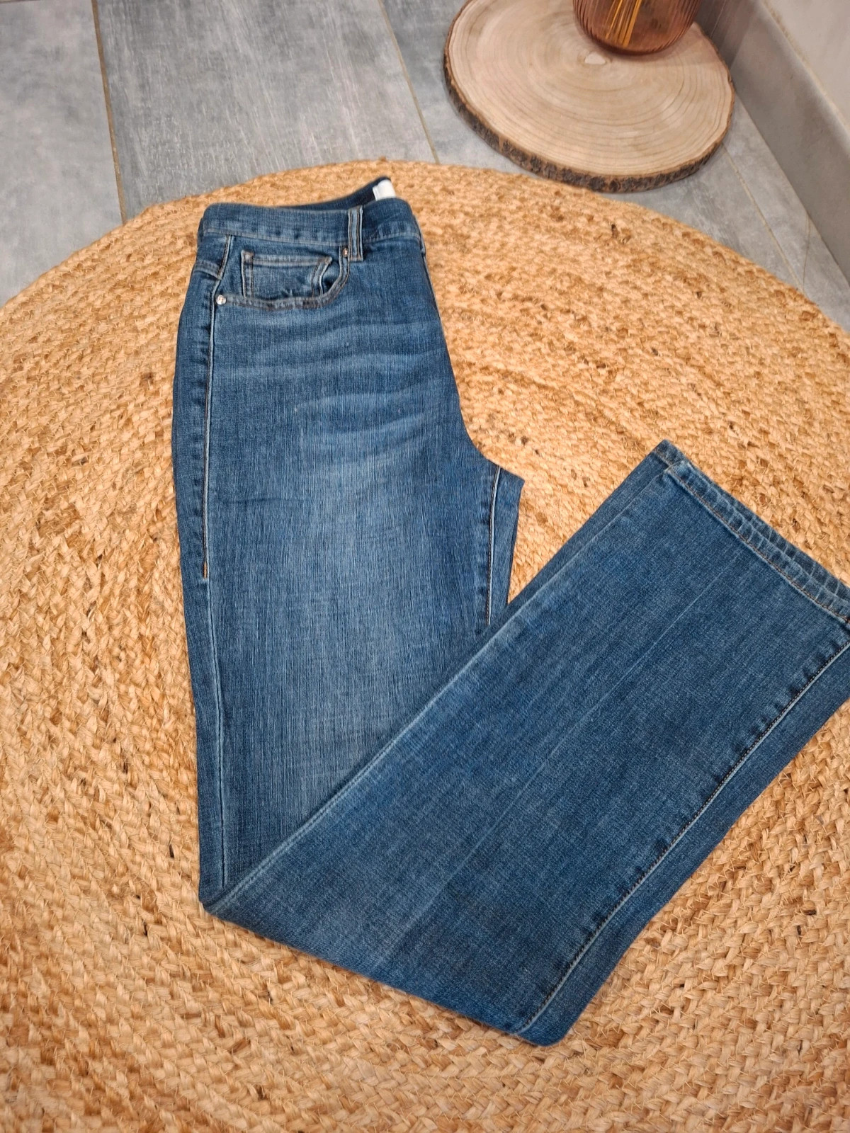 Jean CAbi 5th Avenue bleu denim coupe droite bootcut S 36