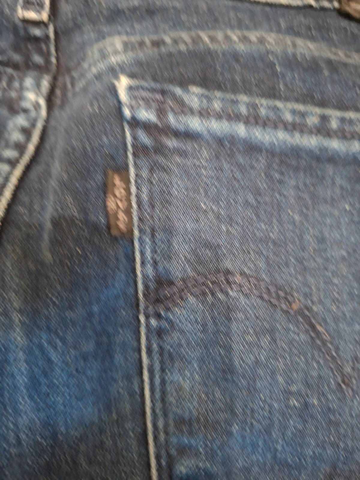 Jean Levi’s 712 Slim bleu brut W28 L34 T38 – Levi's – taille M / 38 / 10 5