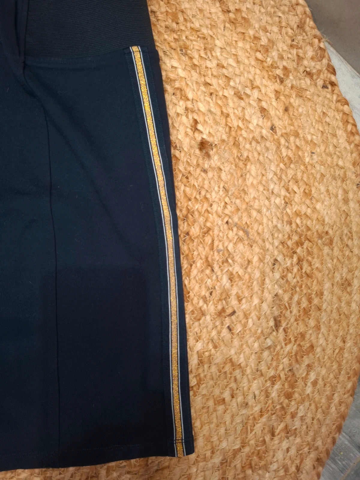 Jupe droite Grain de Malice bleu marine bande dorée T38 – Grain de Malice – taille M / 38 / 10 2