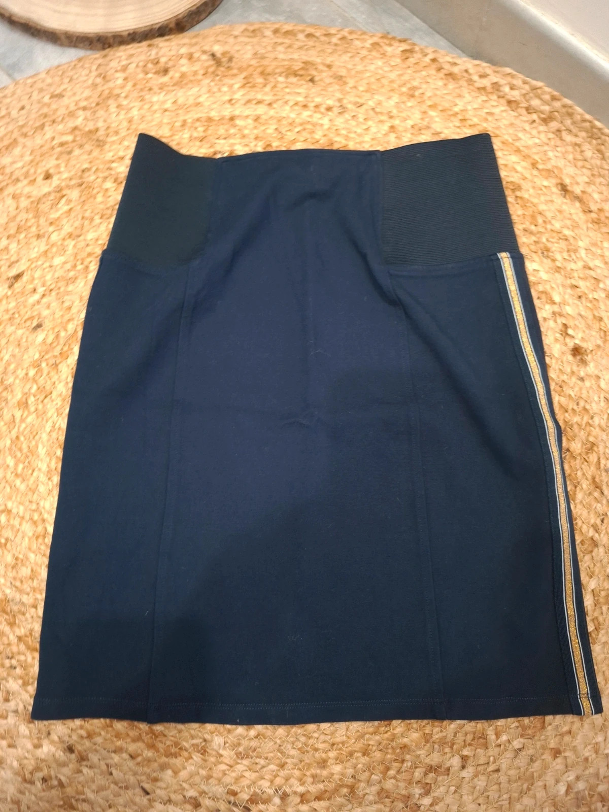 Jupe droite Grain de Malice bleu marine bande dorée T38