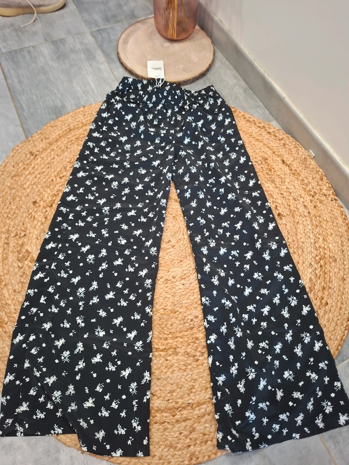 Pantalon fluide large Jennyfer – fleuri – neuf avec étiquette – Jennyfer – taille XXS / 32 / 4 2