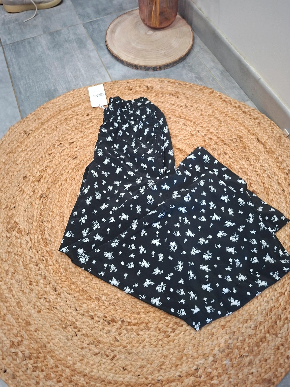 Pantalon fluide large Jennyfer – fleuri – neuf avec étiquette – Jennyfer – taille XXS / 32 / 4