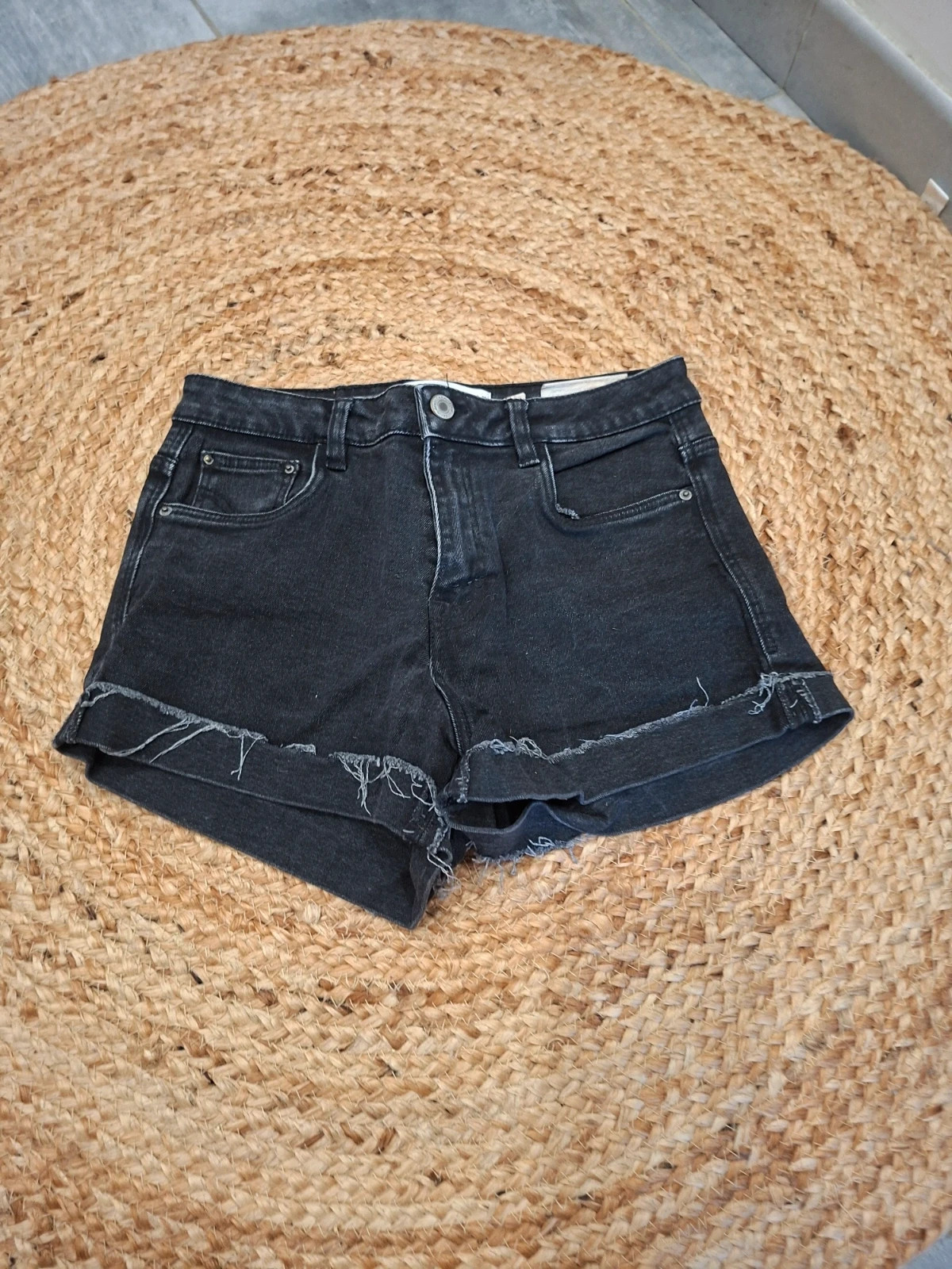 Short en jean noir délavé Zara Trafaluc – Taille 36 (S) – Zara – taille S / 36 / 8