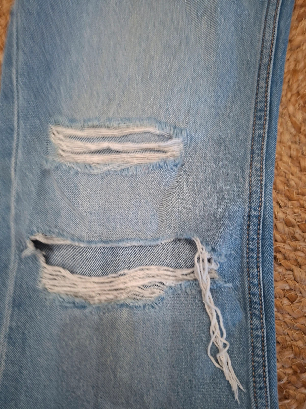 Jean Flare étiolé / troué bleu clair Jennyfer - Taille 36 (US 26) – Jennyfer – taille S / 36 / 8 2