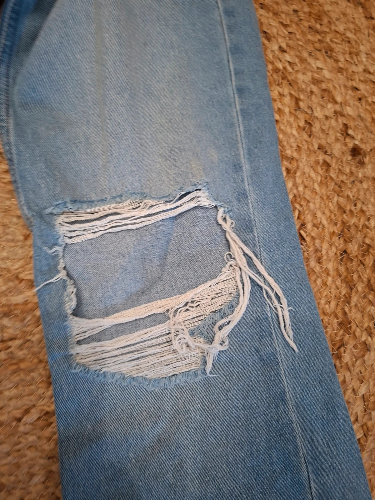 Jean Flare étiolé / troué bleu clair Jennyfer - Taille 36 (US 26) – Jennyfer – taille S / 36 / 8 5