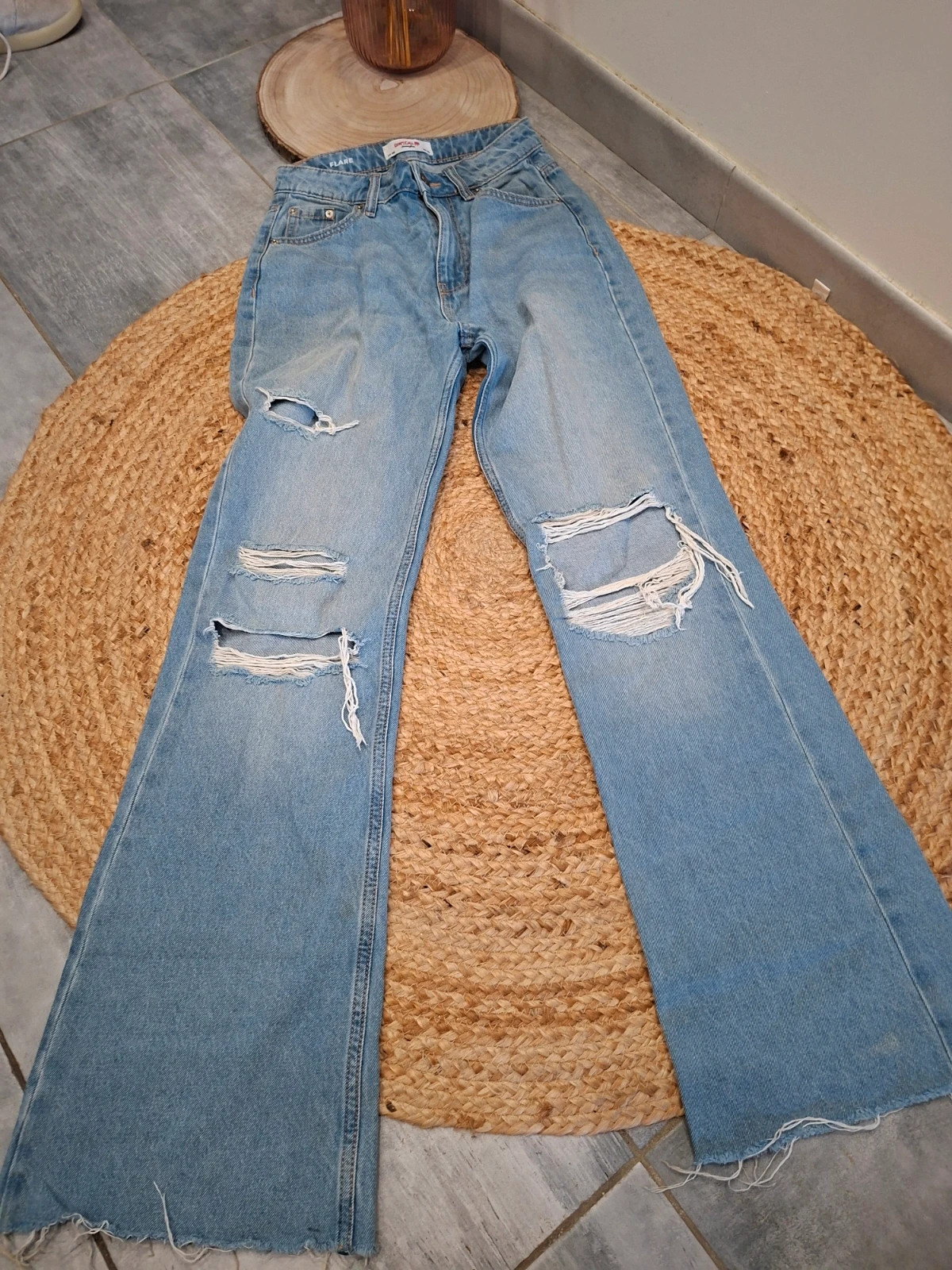 Jean Flare étiolé / troué bleu clair Jennyfer - Taille 36 (US 26) – Jennyfer – taille S / 36 / 8 4