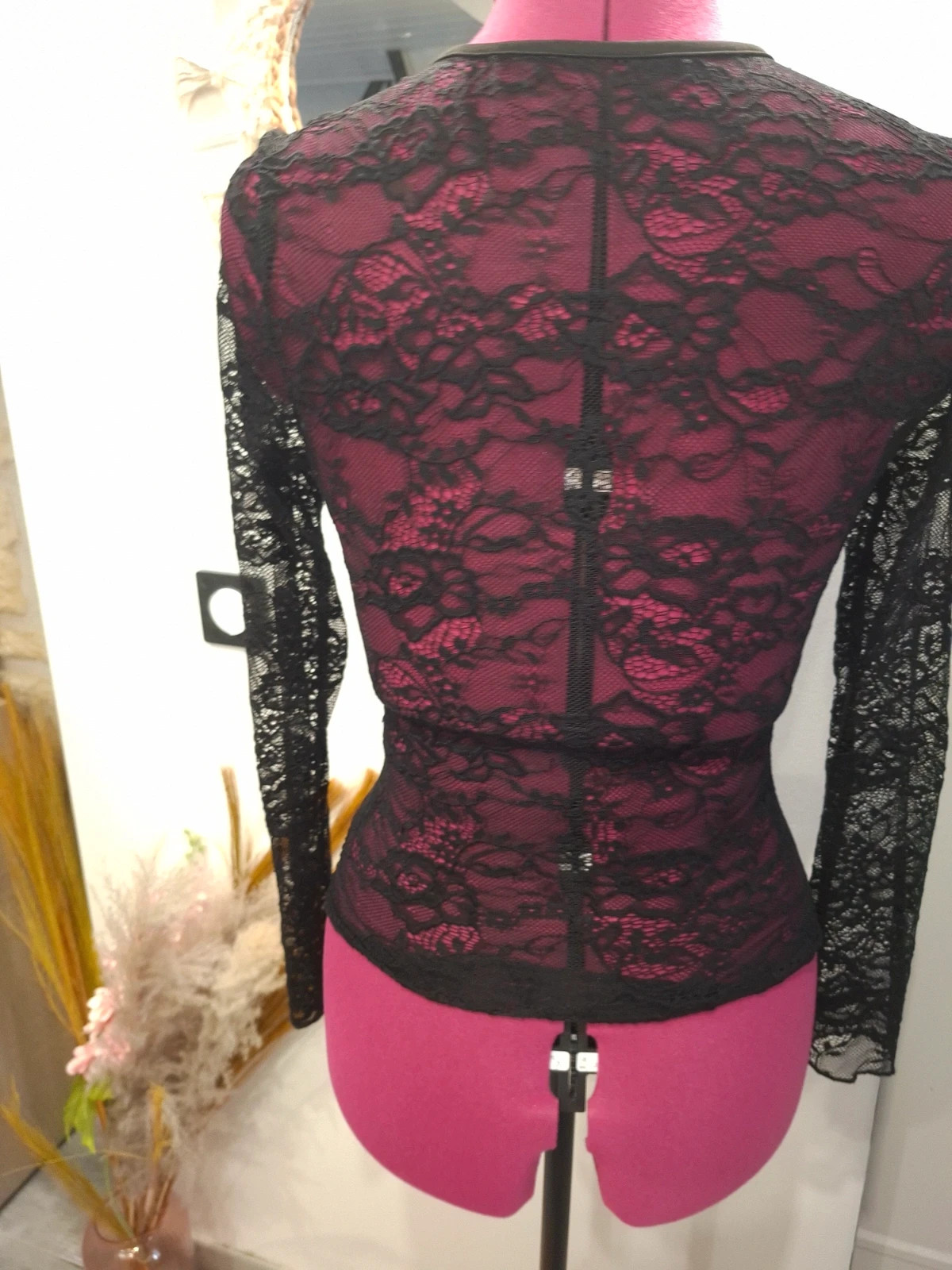 Haut / Top en dentelle noire transparent - Taille M (38) – taille M / 38 / 10 3