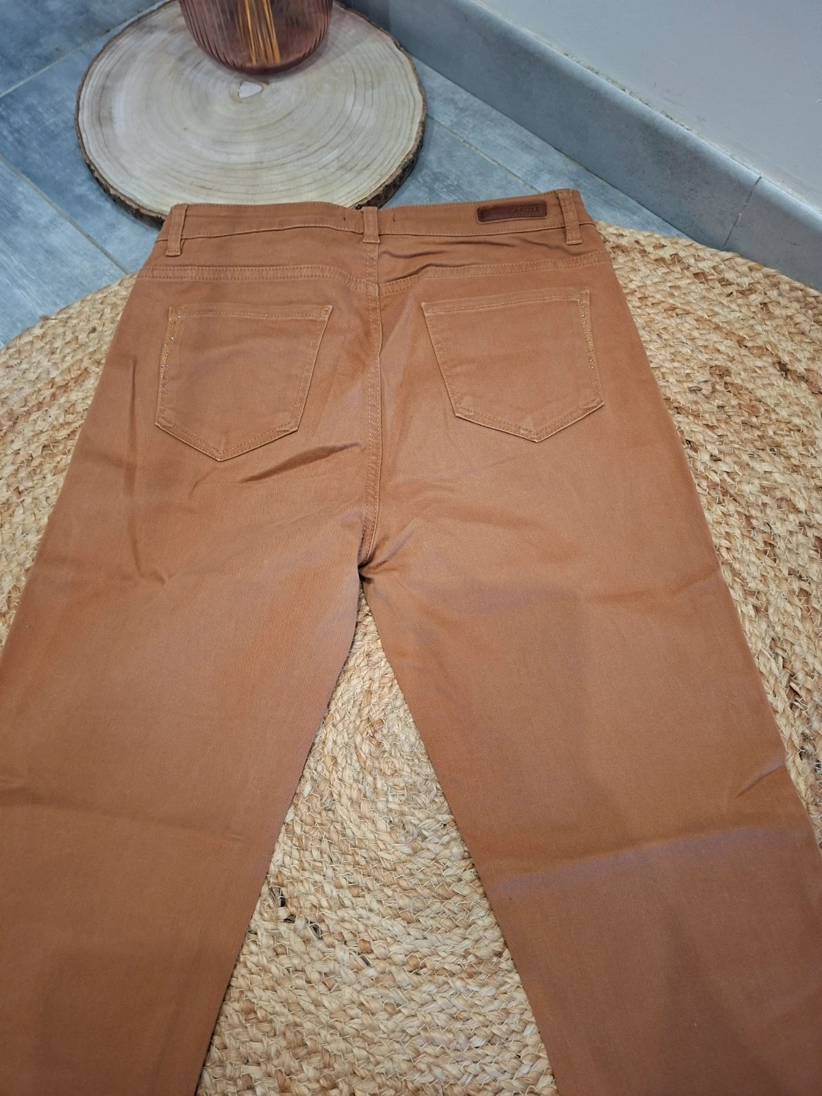 Pantalon Caroll slim camel détails clous & strass T. 40 – Caroll – taille L / 40 / 12 3