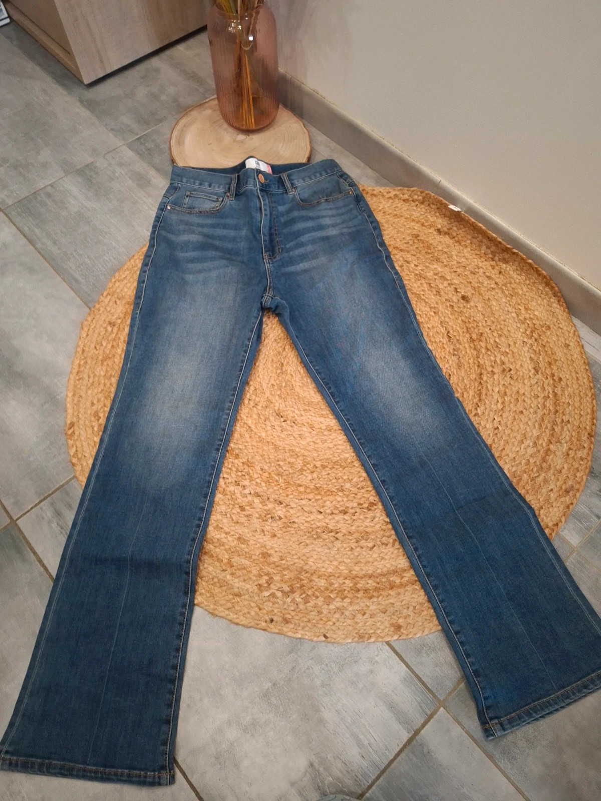 Jean flare Cabi Jeans 5th Avenue bleu brut T. 40 / US 10 neuf – CAbi – taille L / 40 / 12 2