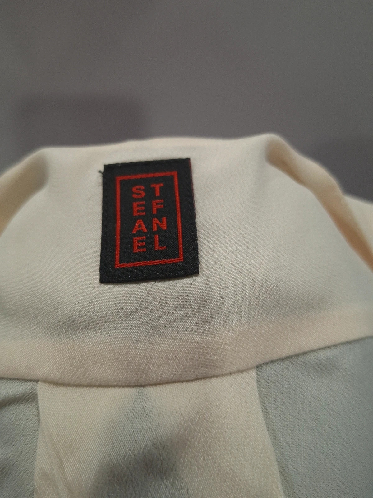 Blouse Stefanel écru fluide 34% soie col V neuf avec étiquette S/36 – Stefanel – taille S / 36 / 8 5