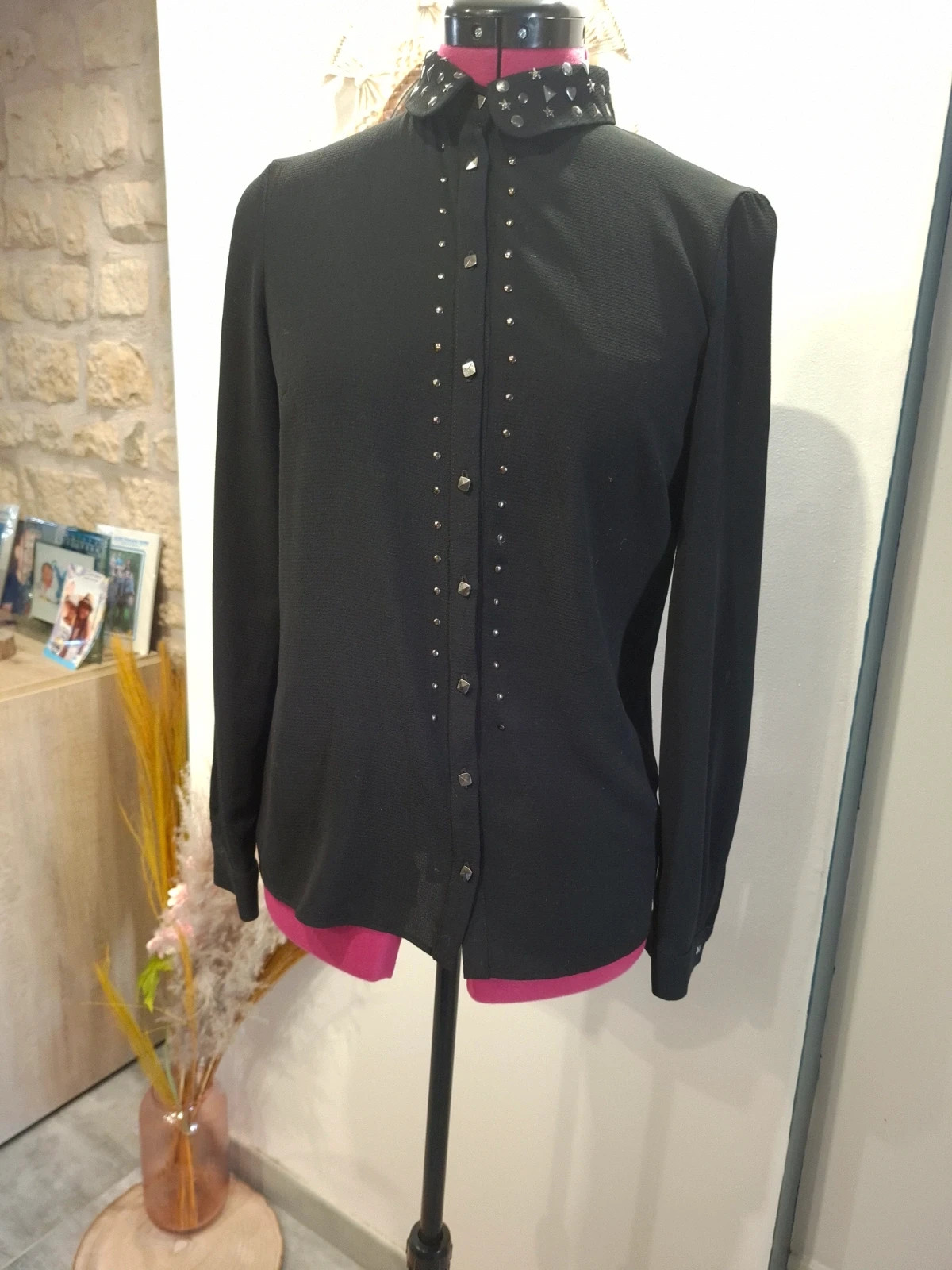Chemisier Naf Naf noir à clous & strass – rock chic – T. 38 – Naf Naf – taille M / 38 / 10