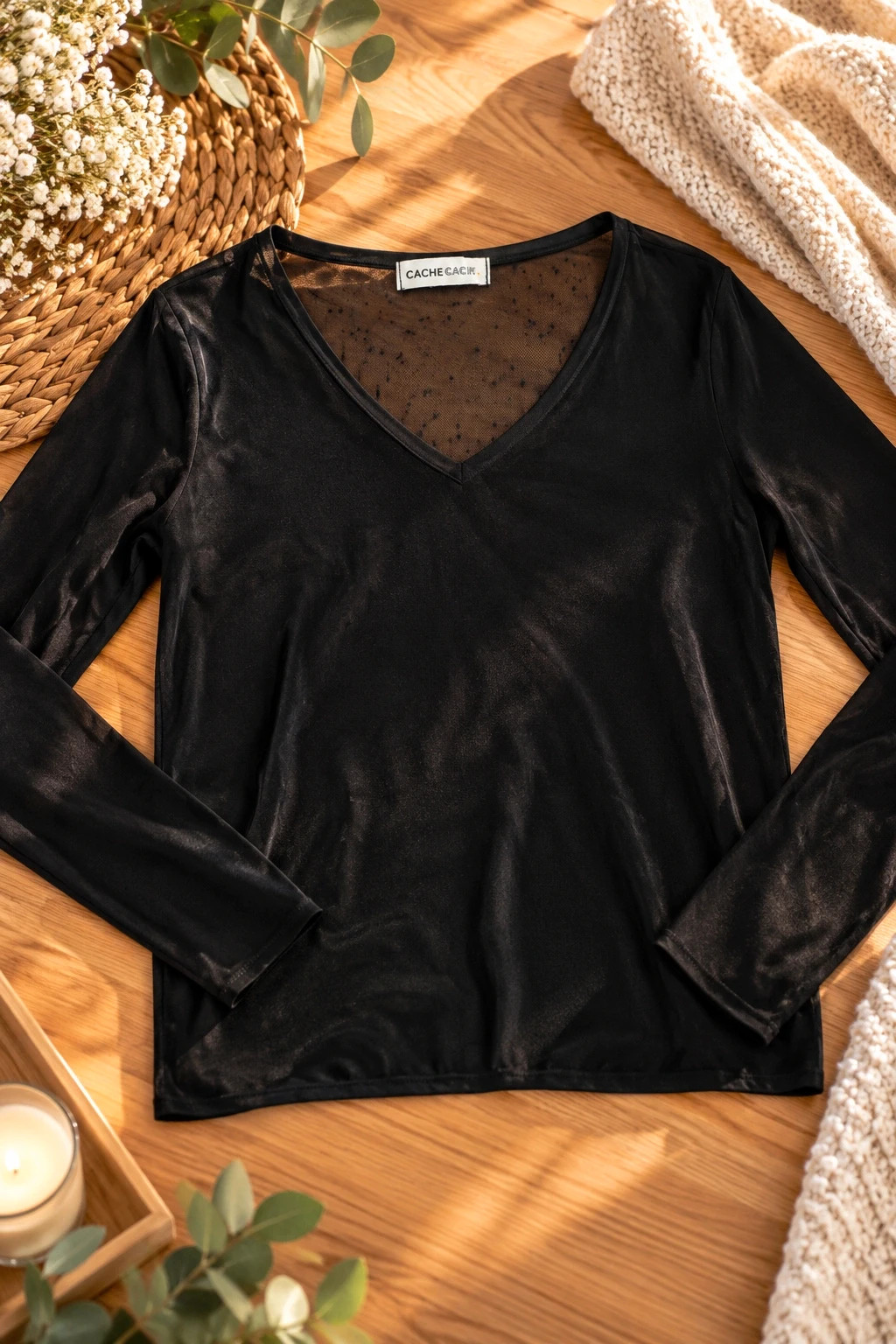 Top Noir Manches Longues Décolleté Tulle Plumetis Cache Cache