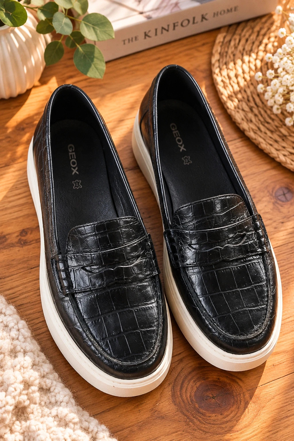 Mocassins compensés cuir noir effet croco Geox – Taille 37