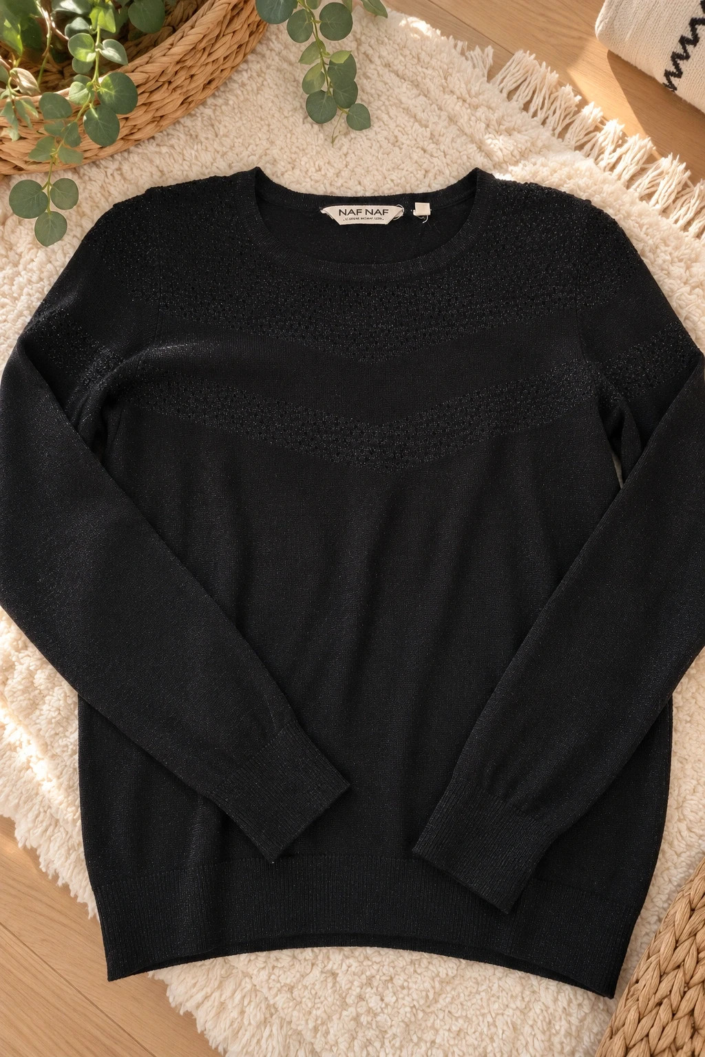 Pull noir col rond avec chevron brillant Naf Naf – Taille M