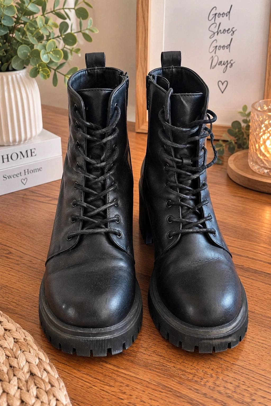 Bottines noires à talon – T. 40