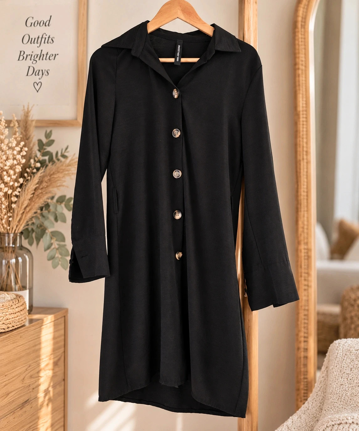 Tunique noire boutonnée
