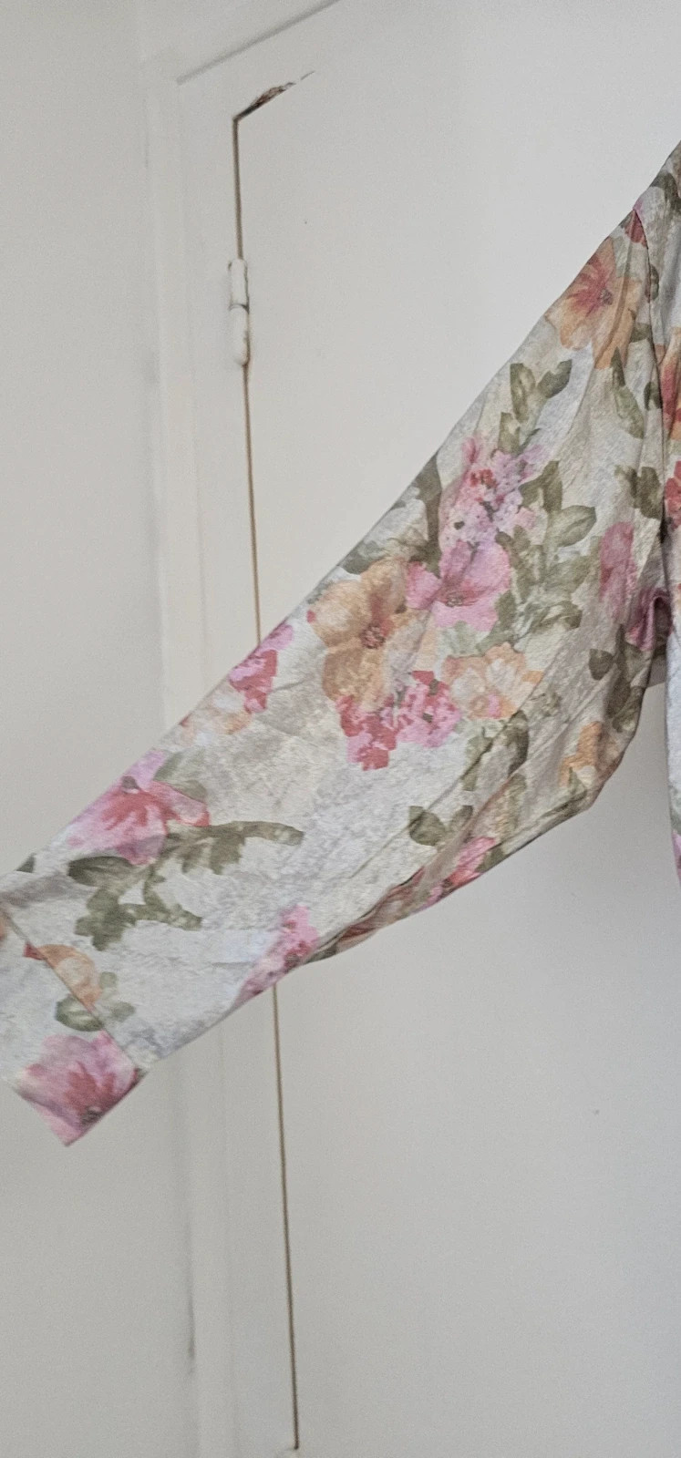 Chemise fleurie satinée – S/M – Tendance – taille S / 36 / 8 2