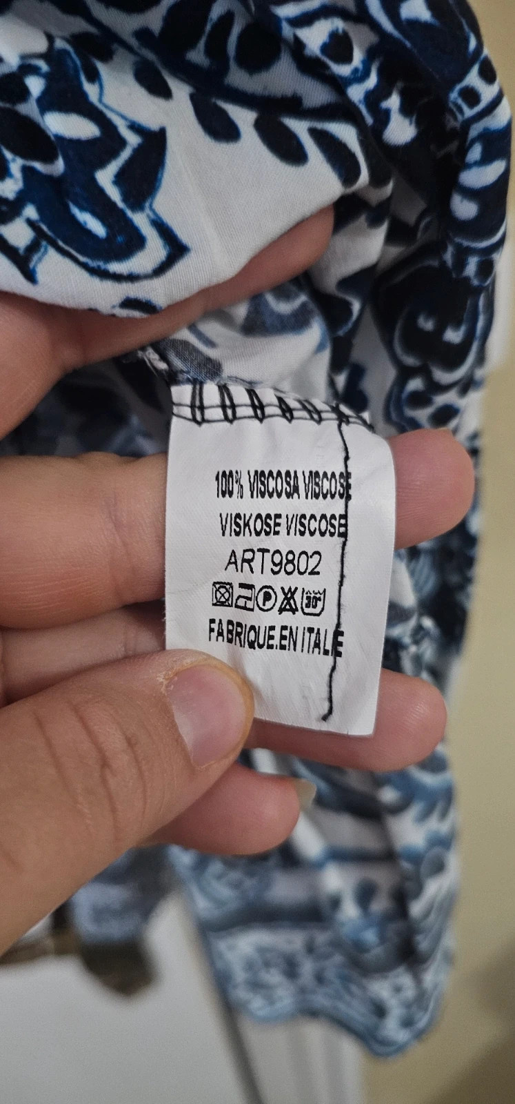 Robe fluide blanche et bleu marine à motifs – Boutique Bohéme – taille S / 36 / 8 2