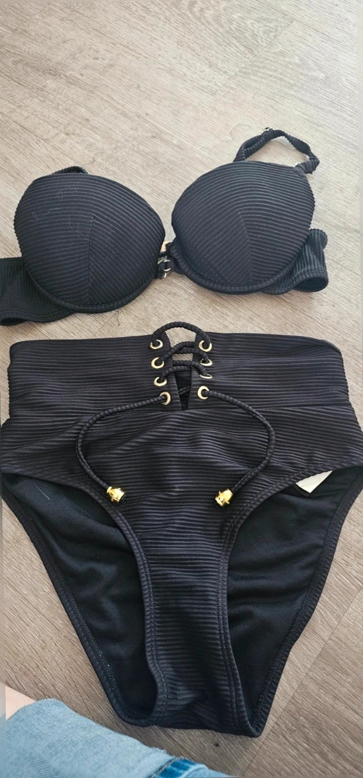Maillot De bain noir texturé taille 34 – Tendance – taille XS / 34 / 6 3