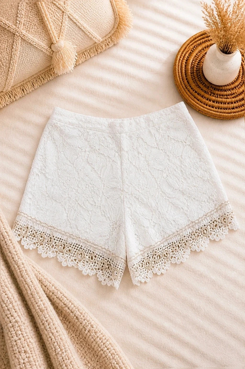 Short Blanc en dentelle