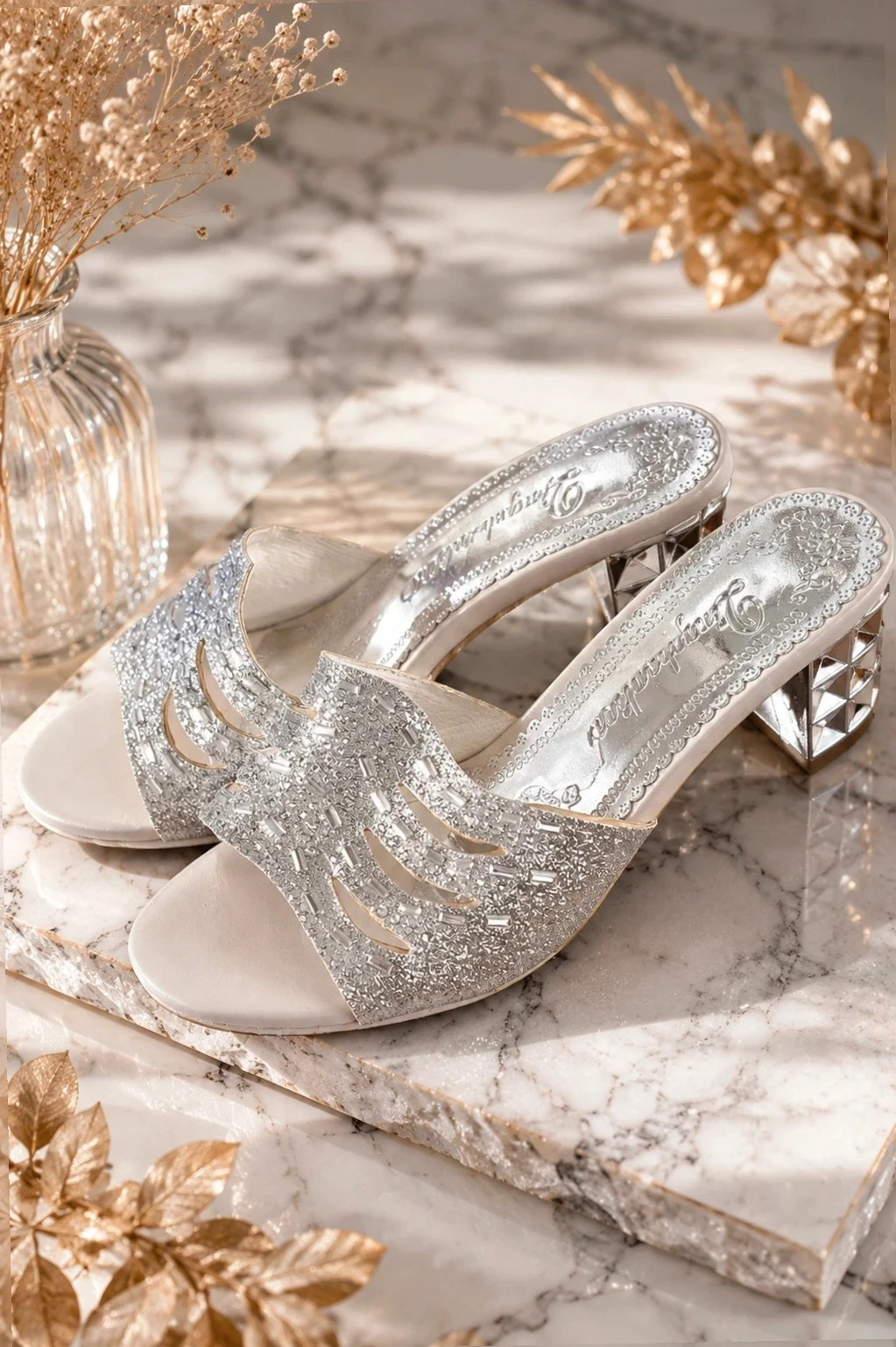 Sandales à Talons argentées brillantes – taille 37