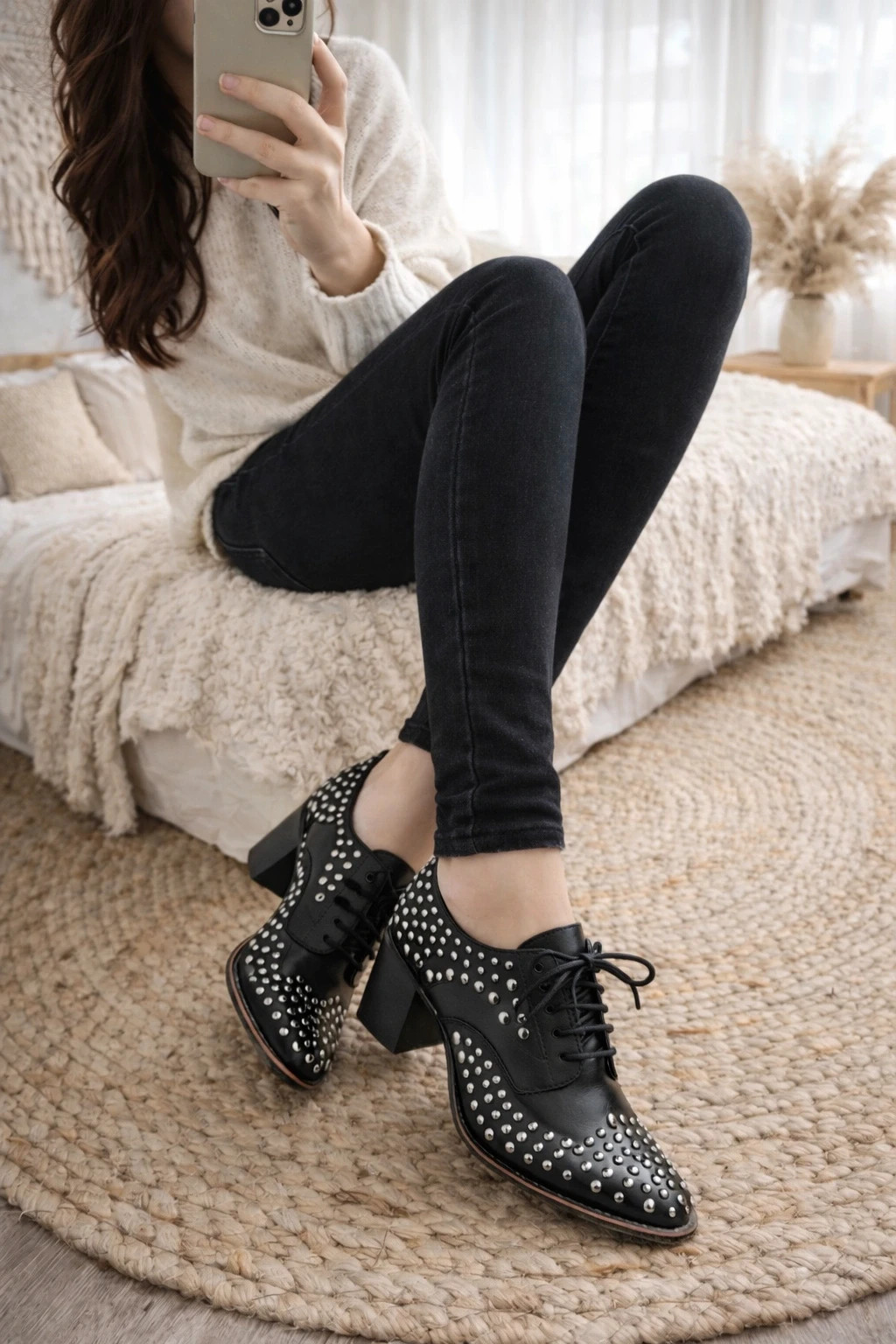 Chaussures Zara Trafaluc cloutées noires à lacets taille 36