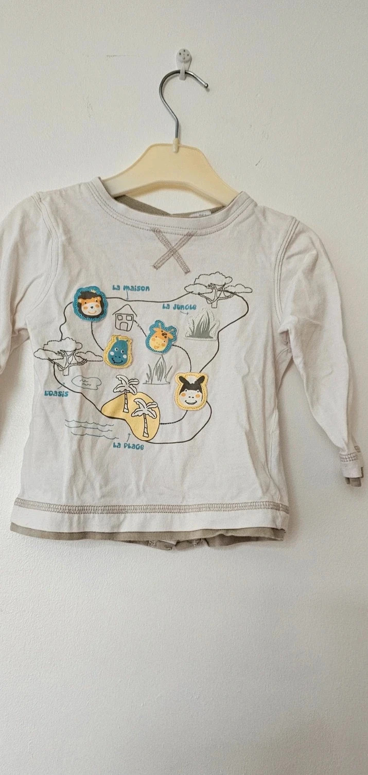 Haut beige bébé - motif carte des animaux - 18 mois .