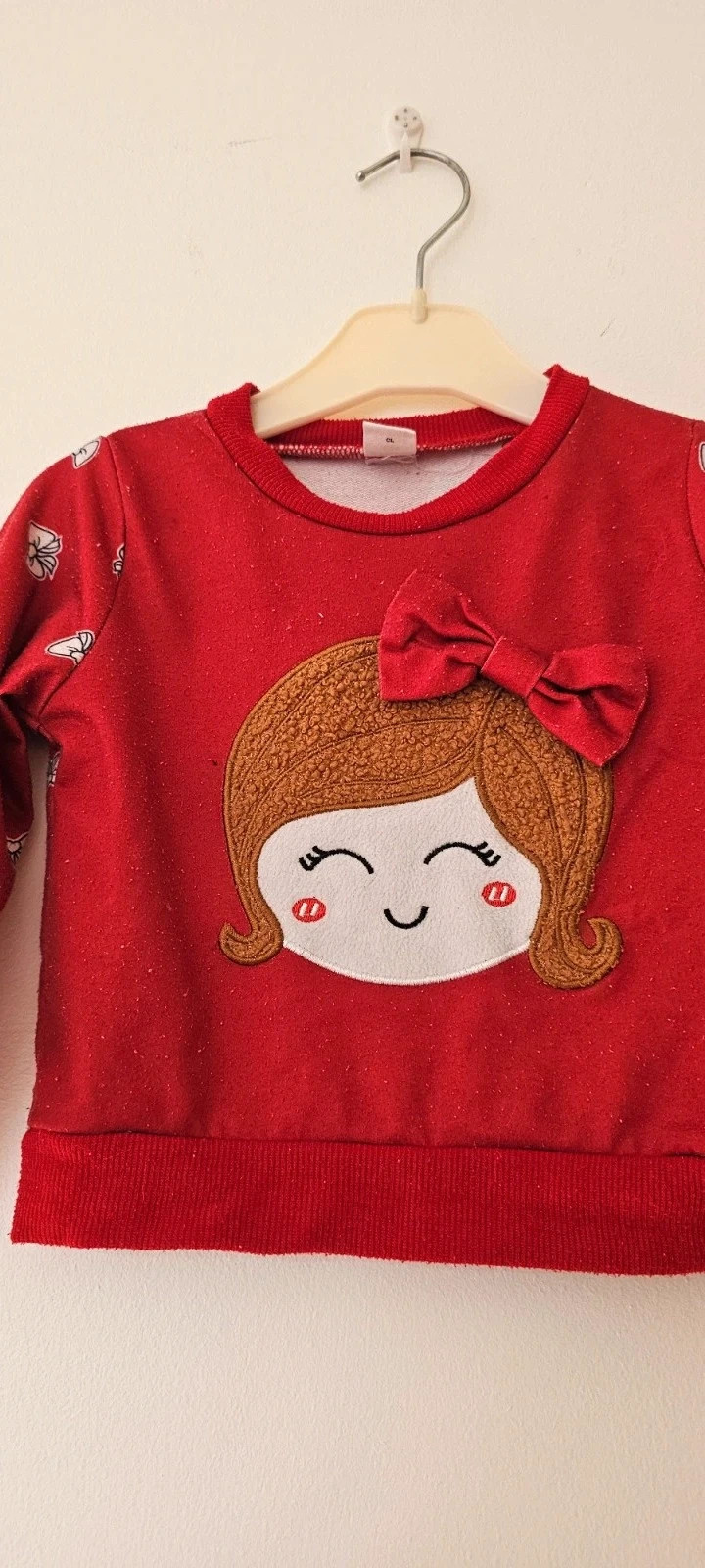 Pull bébé rouge Shein 9-12 mois – motif fille avec nœud .