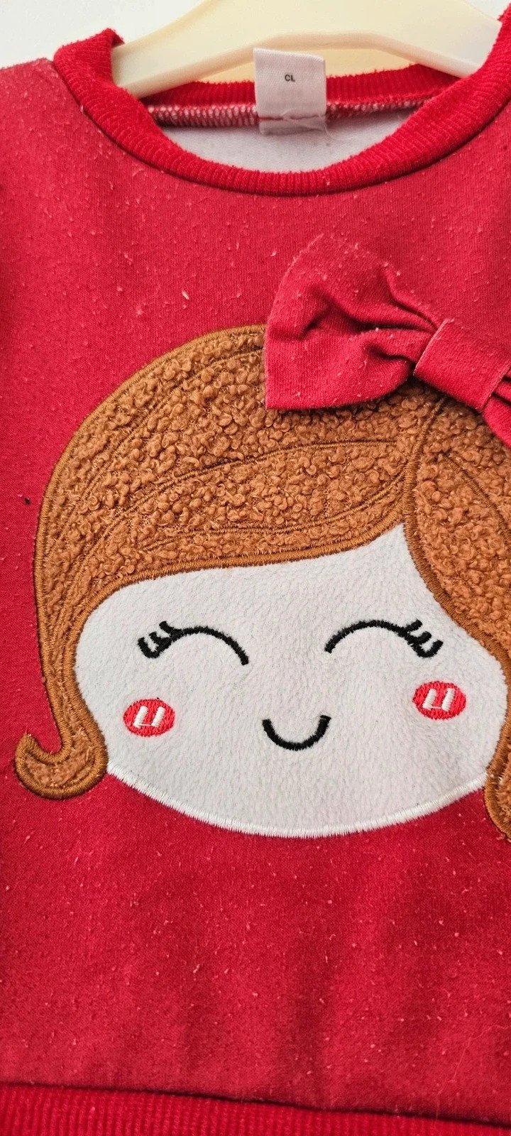 Pull bébé rouge Shein 9-12 mois – motif fille avec nœud . – Shein – taille 9-12 mois / 74 cm 2