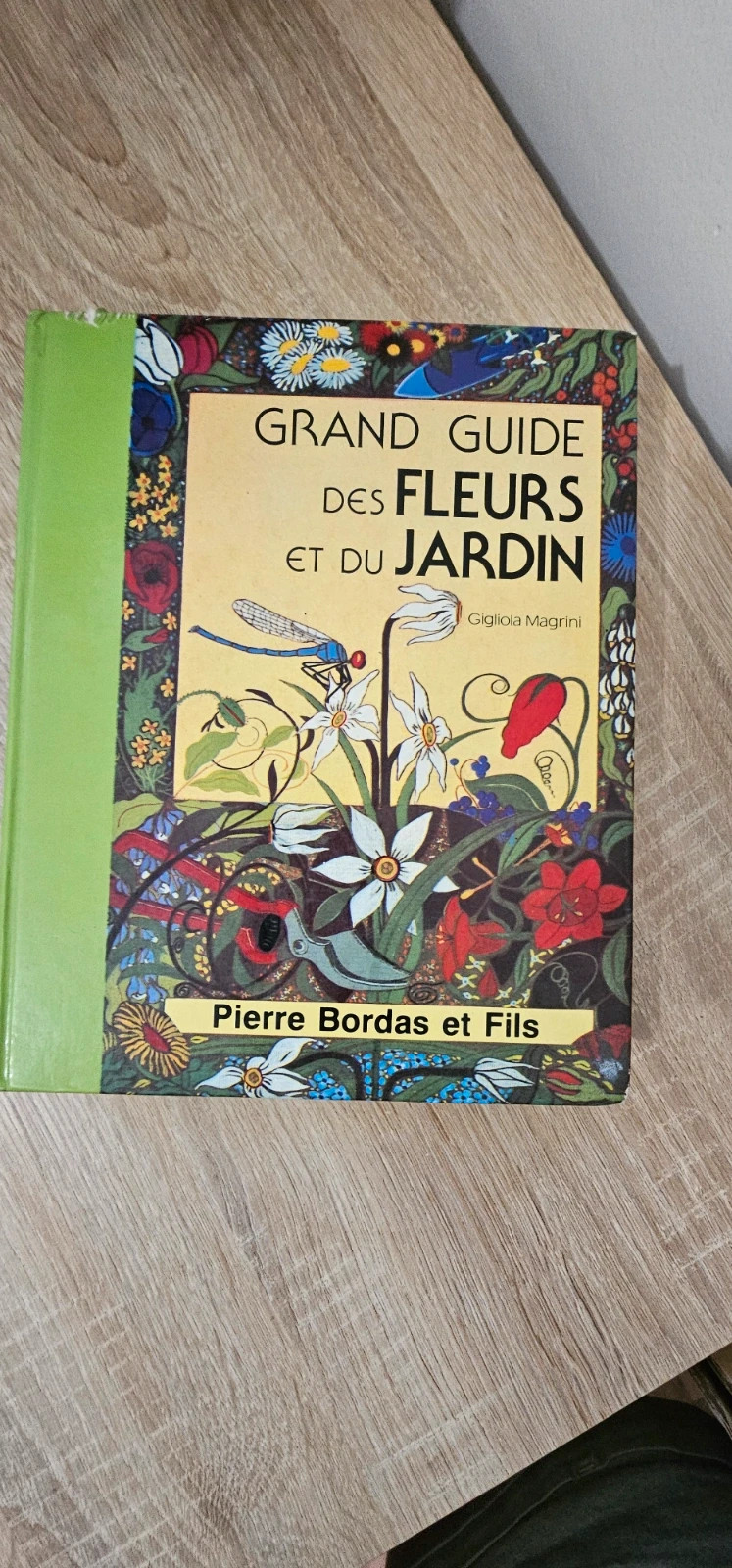 Grand guide des fleurs et du jardin – Gigliola Magrini