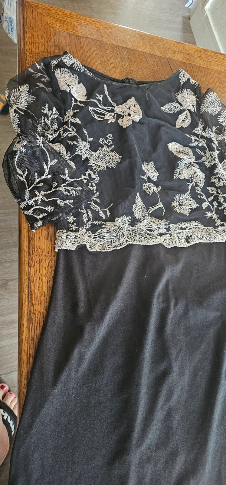 Robe noire élégante brodée JustFashionNow – Taille S (36) – JustFashionNow – taille S / 36 / 8 4