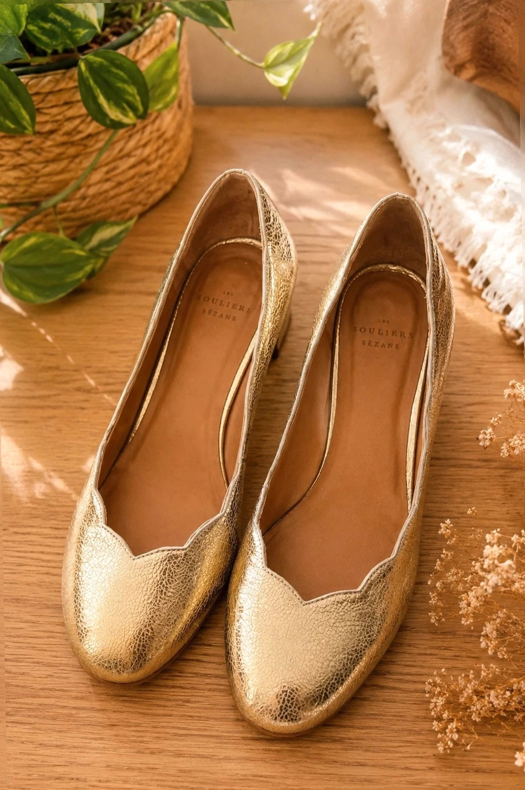 Escarpins dorés Les Souliers sézane – Taille 38
