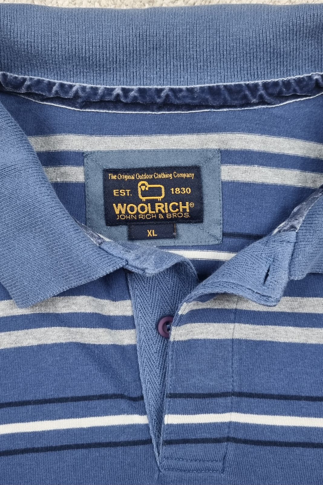 Polo woolrich rayas azules blancas 6