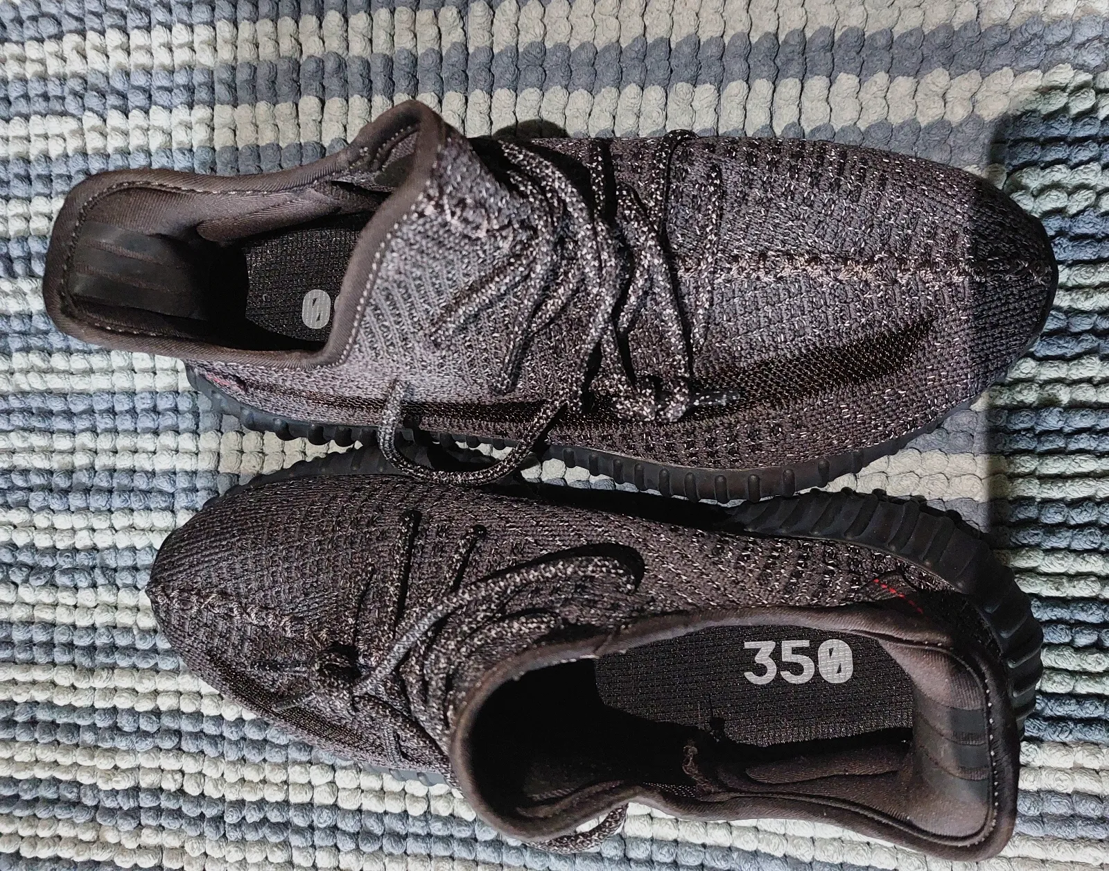 Baskets Yeezy Boost 350 V2 noires – Yeezy – taille EU 42 2