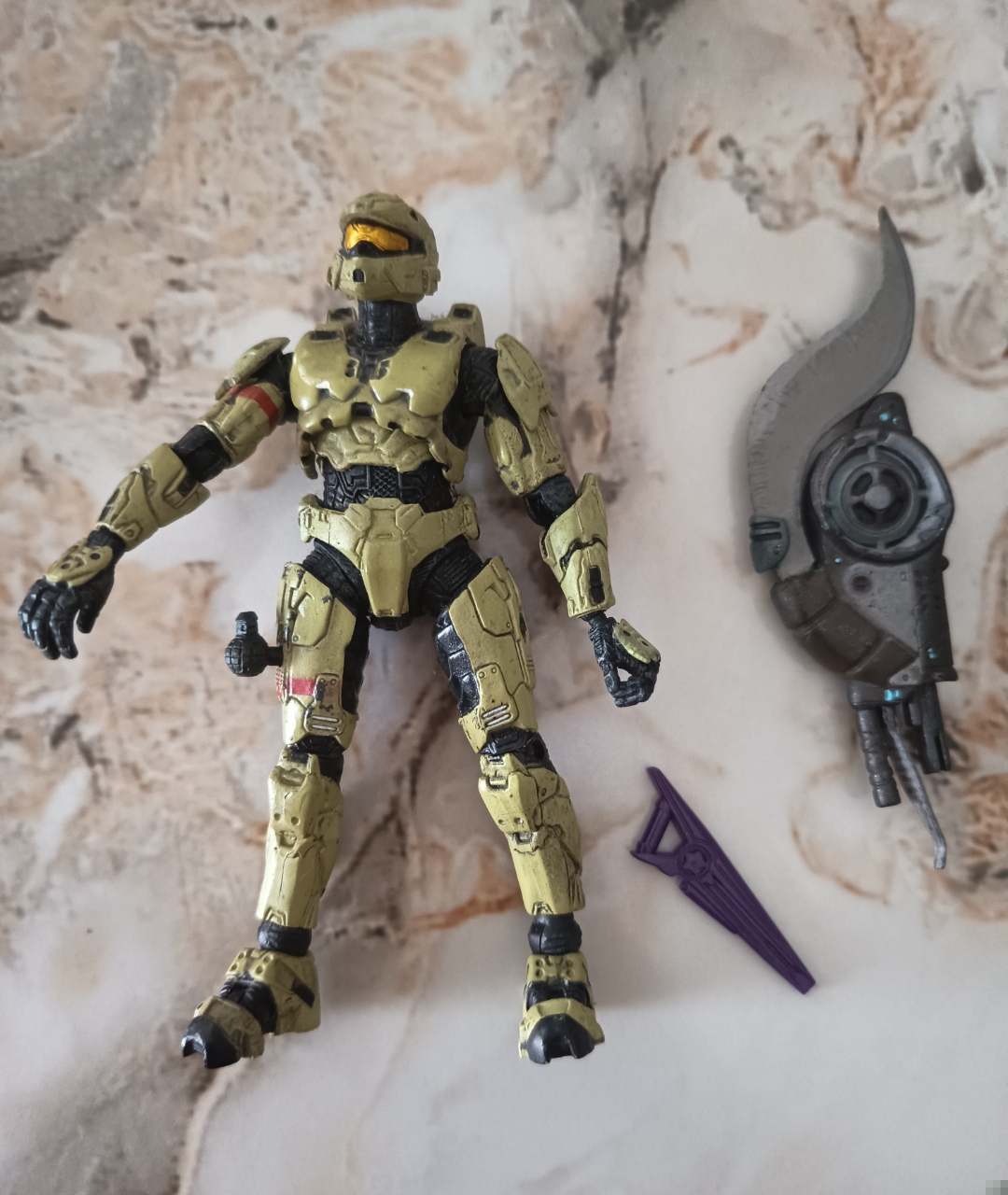 Figurine Halo Spartan Master Chief avec armes