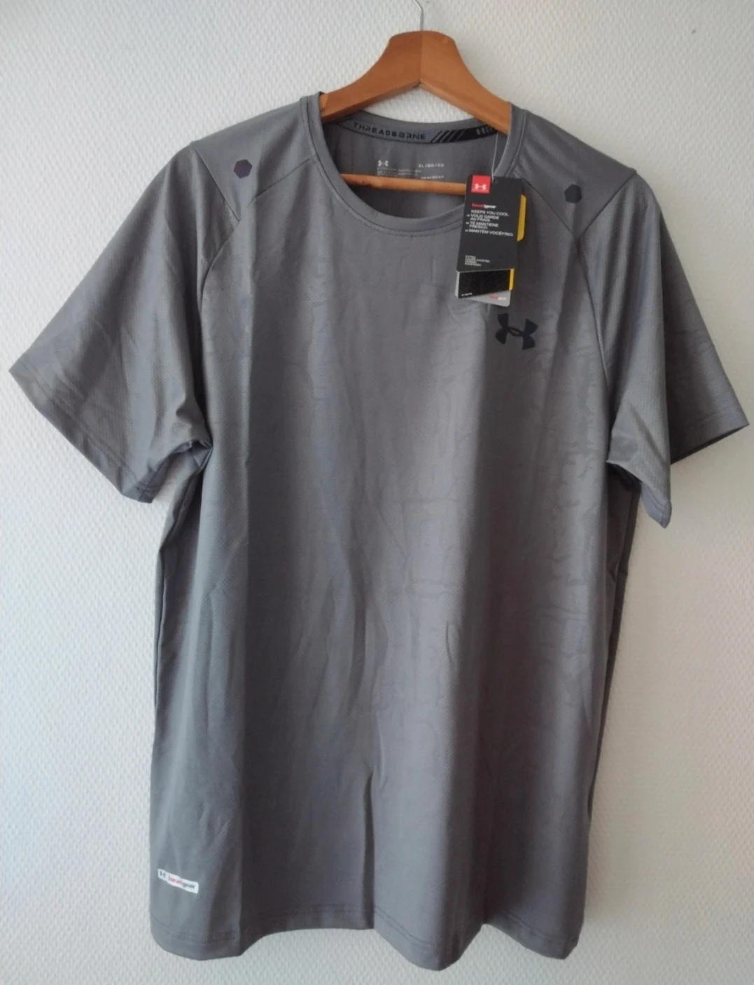 T-shirt de sport Under Armour HeatGear gris
