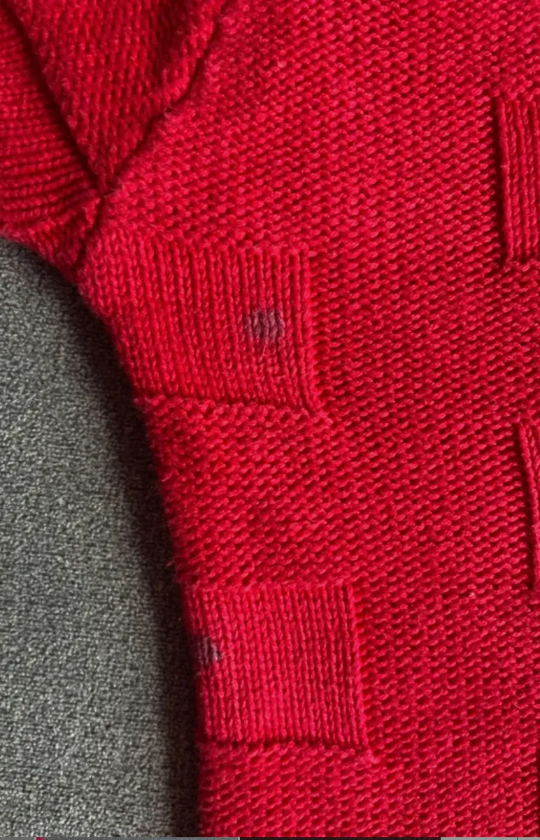 Gilet cardigan Lacoste rouge à boutons – Lacoste – taille L 2