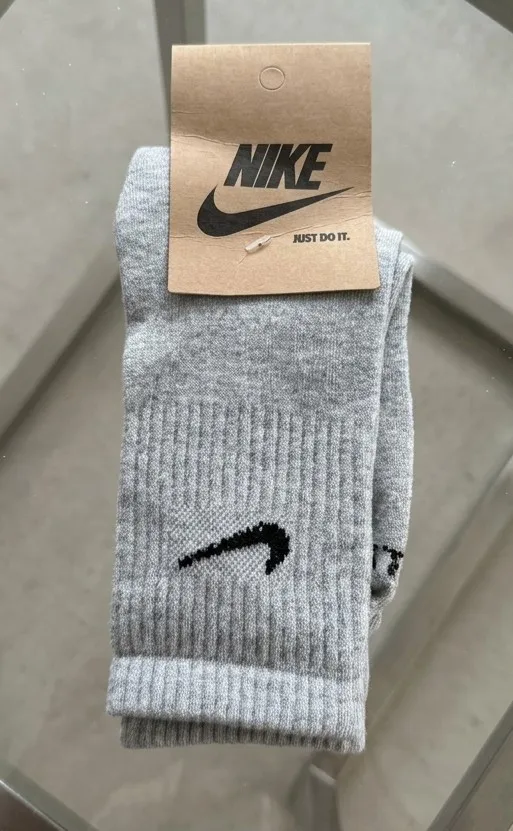 Chaussettes Nike grises Neuf avec étiquette