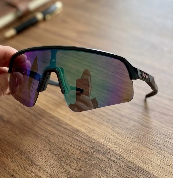 Lunettes de soleil sport iridescent