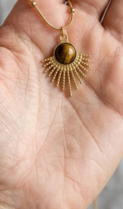 Collier pendentif doré éventail pierre 2