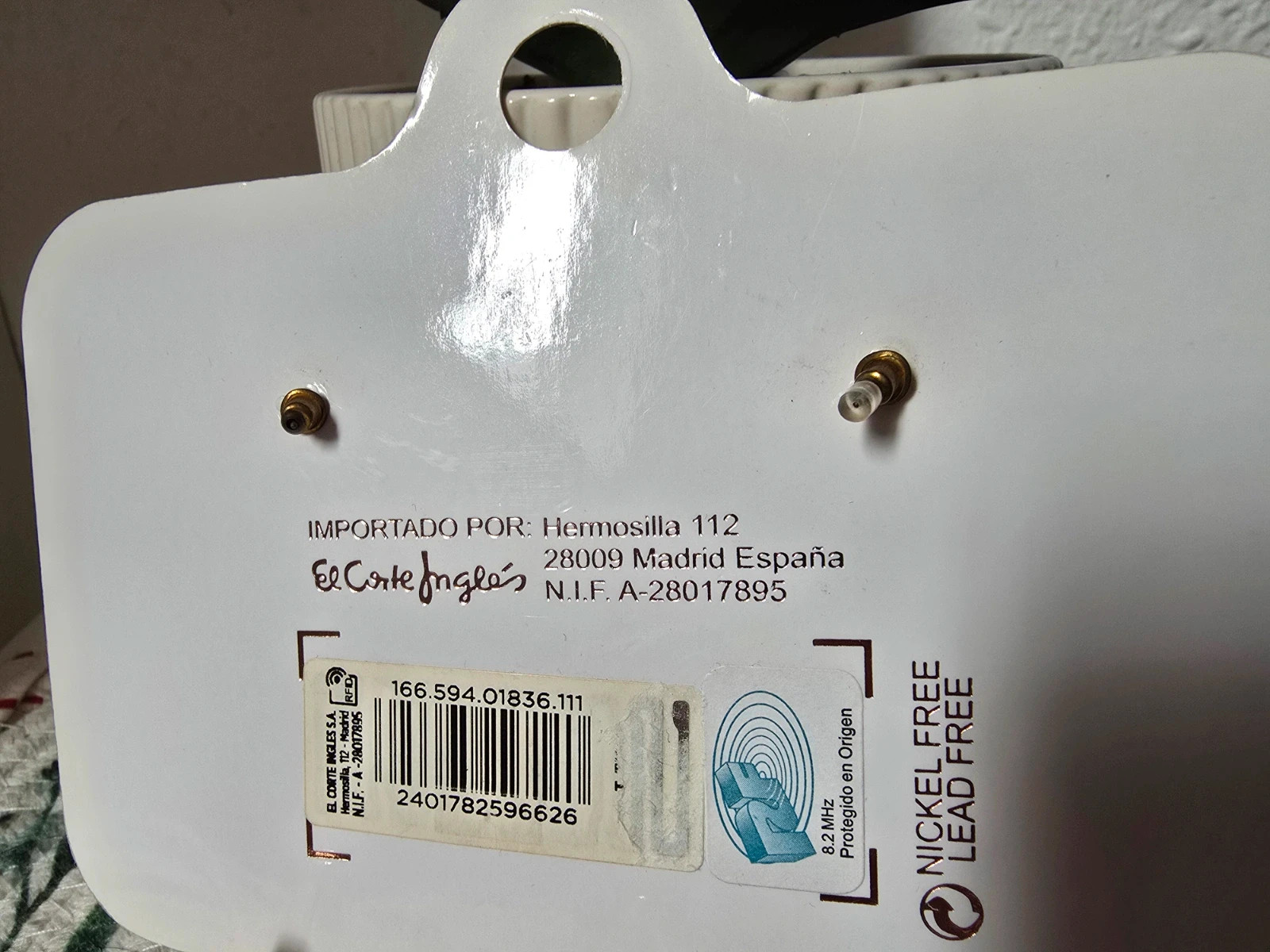 Pendientes largos dorados – Fórmula Joven 3
