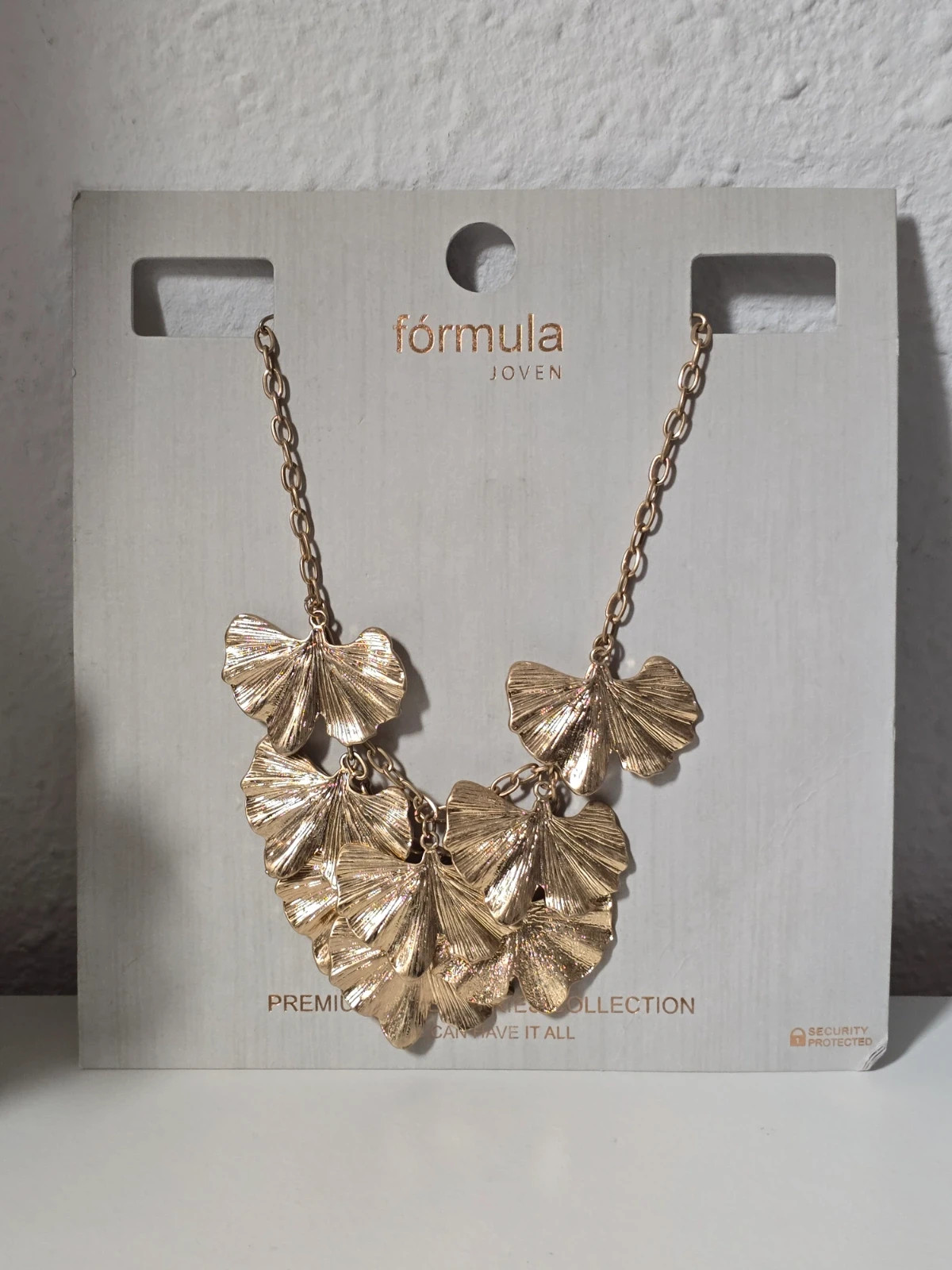 Formula Joven Colgante hojas doradas – Fórmula Joven 2