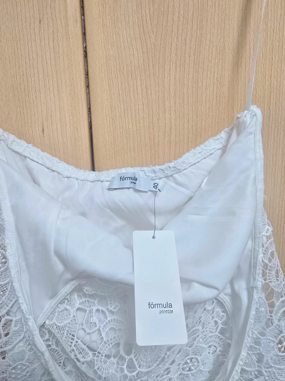Mono corto encaje cuello halter Talla 40 – Fórmula Joven – taille L / 40 / 12 3