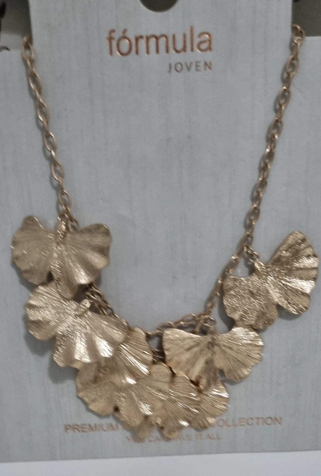 Precioso collar de hojas – Fórmula Joven 2