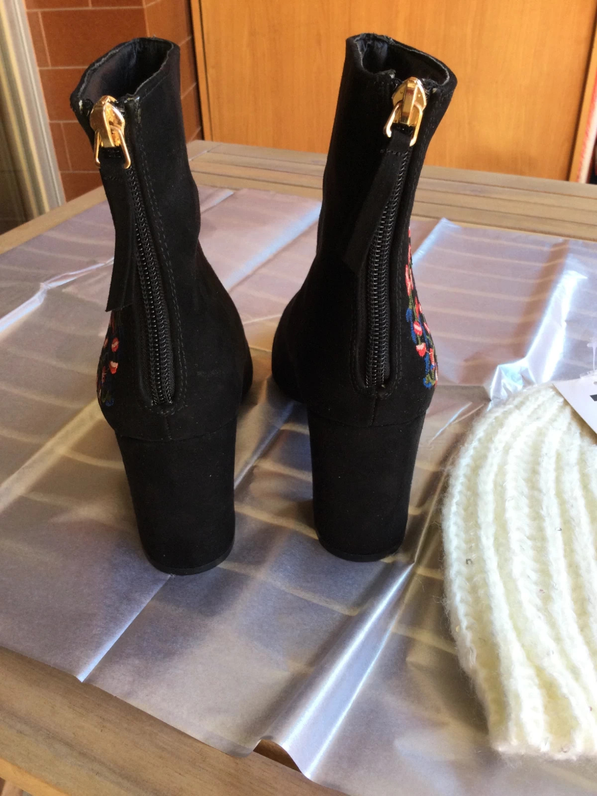 Botines de ante negro con estampado 🌷 – Sfera – taille 37 3