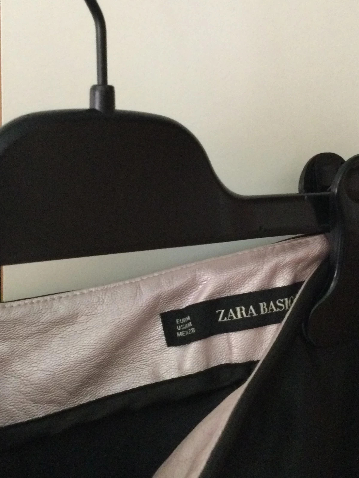 Preciosa falda polipiel Zara💖 – Zara – taille M / 38 / 10 3