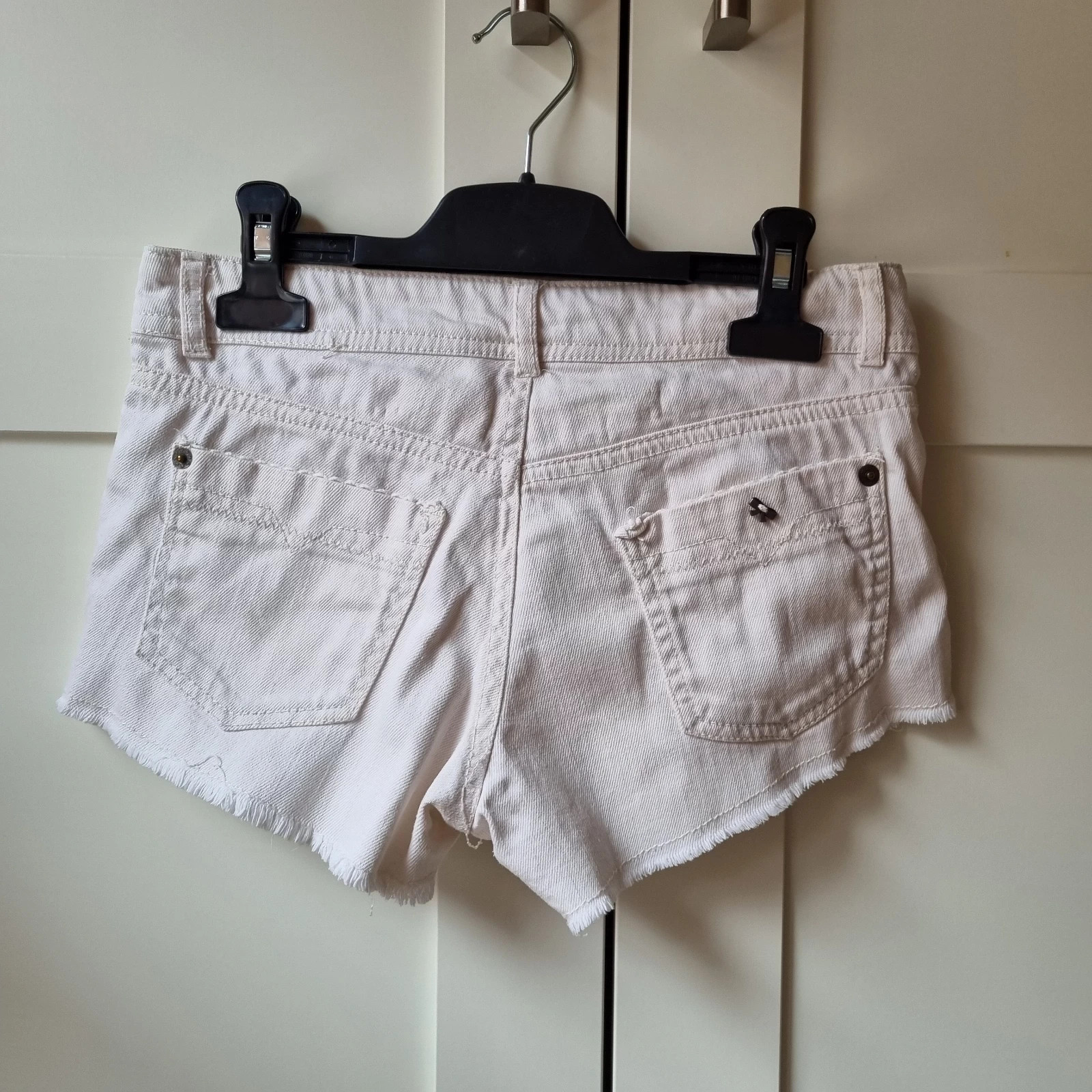 Short bordado niña 👧 – Bershka – taille XXS / 32 / 4 2