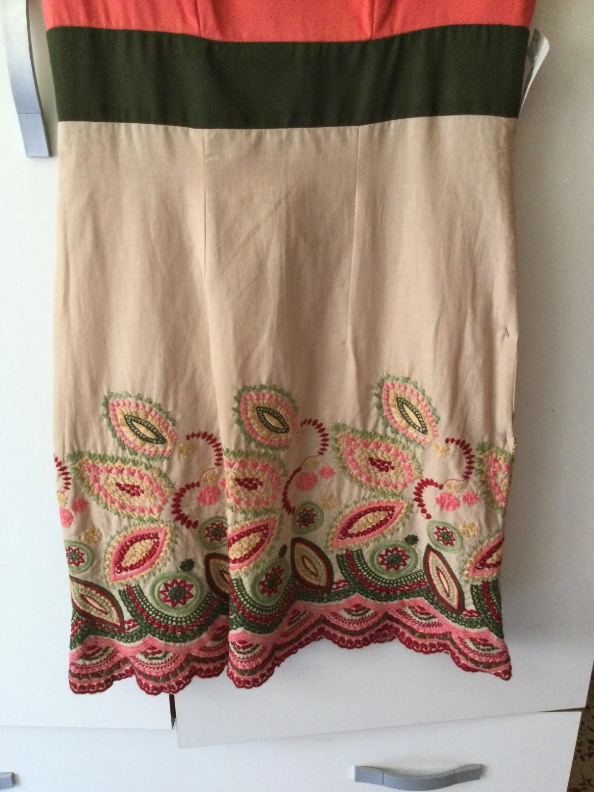 Bonito vestido bordado🌺 – taille S / 36 / 8 5
