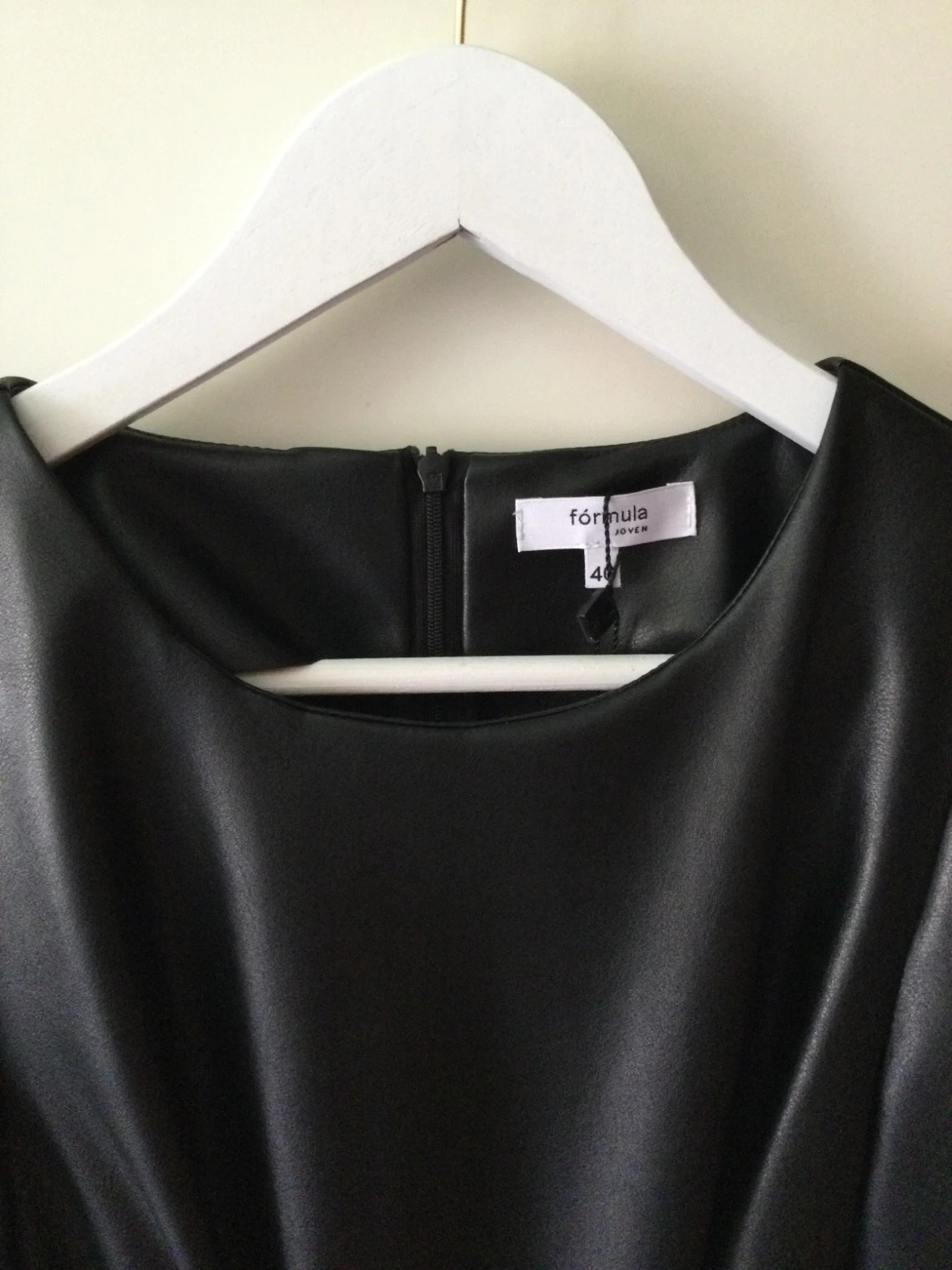 Elegante vestido negro polipiel – Fórmula Joven – taille M / 38 / 10 3