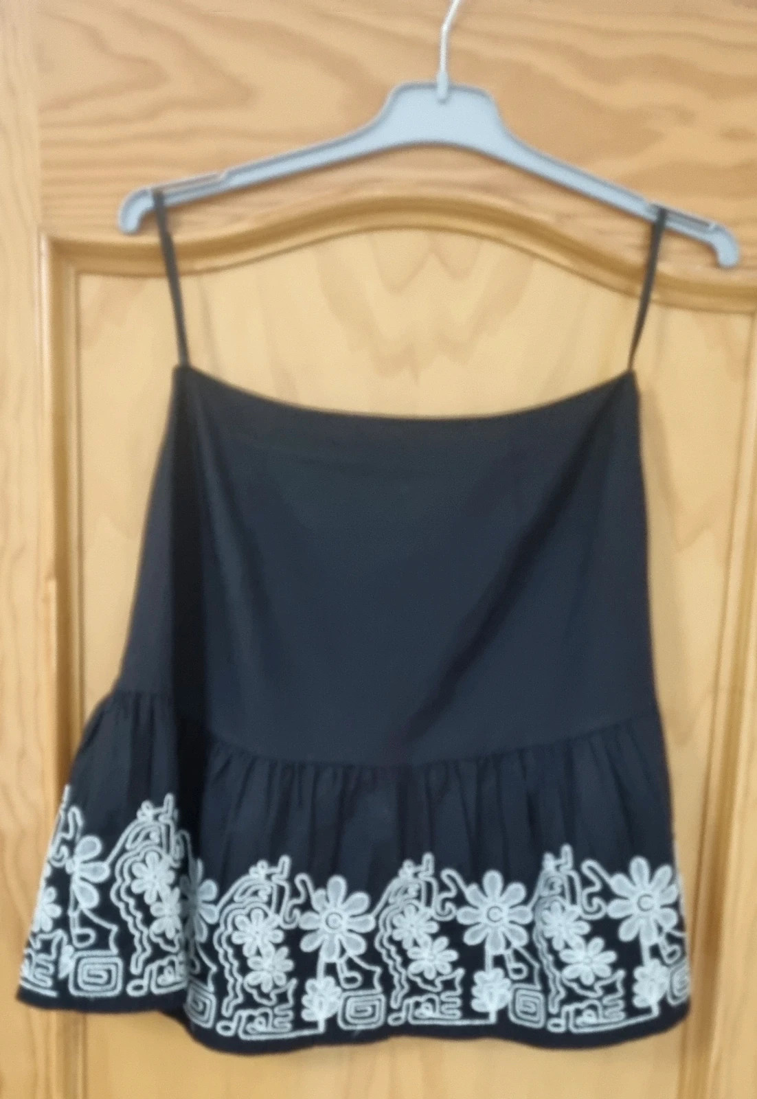 🌟Falda negra con bordado🌟 – Primark – taille S / 36 / 8 2